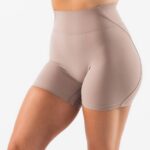 klær T442308 sandbrun aura kort 5" kvinner Alphalete
